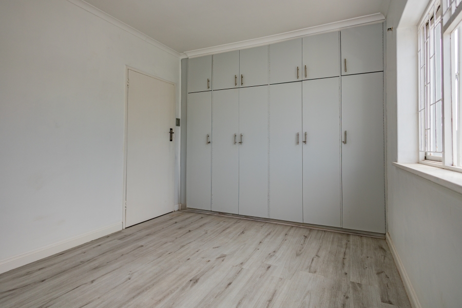 4 Bedroom Property for Sale in Bloubergrant Western Cape